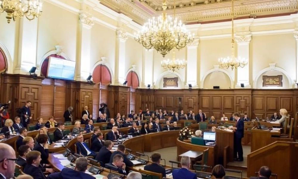 Λετονία: ''Μπλόκο'' στους ανεμβολίαστους βουλευτές να ψηφίζουν